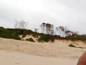 Une ado xxl film prono très chaude joue sa chatte sur webcam