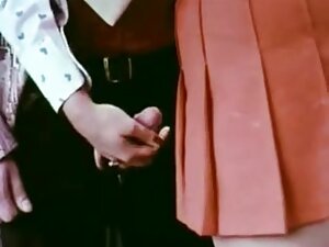 Mec film sex xxl gratuit remplit les trous de l'étudiant chaud avec sa bite