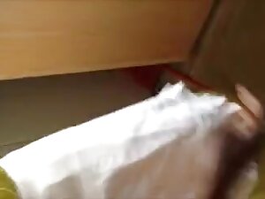 Dane Jones, une fille xxxxxxxxl porno afghane aux gros seins baisée sur le canapé