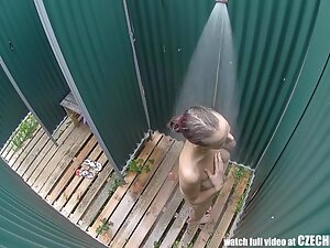 Sœur blonde xxl video pornographique m'a laissé jouir dans sa chatte porno!