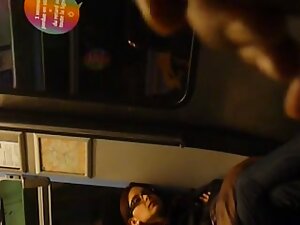 MILF doigt xxxl porno six rouge baise son trou du cul humide serré dans des gants en cuir