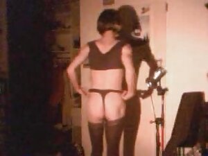 - caoutchouc élastique écuyer Lynn Fox et Katie Summers autour du xxl gratuit film corps